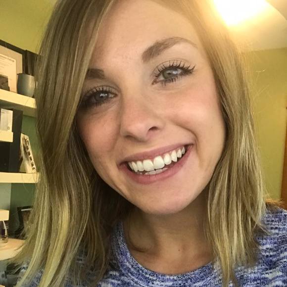 Meet your Posher, Whitney - Picture 1 of 1